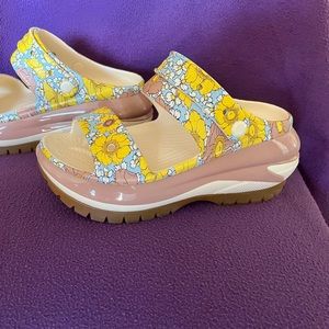Crocs Mega Crush Retro Floral Sandal